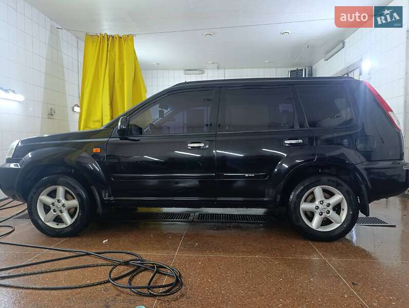 Внедорожник / Кроссовер Nissan X-Trail 2002 в Харькове