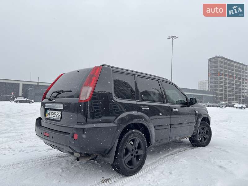 Позашляховик / Кросовер Nissan X-Trail 2005 в Києві