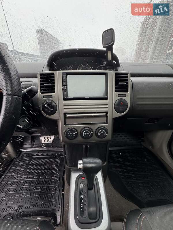 Позашляховик / Кросовер Nissan X-Trail 2005 в Києві