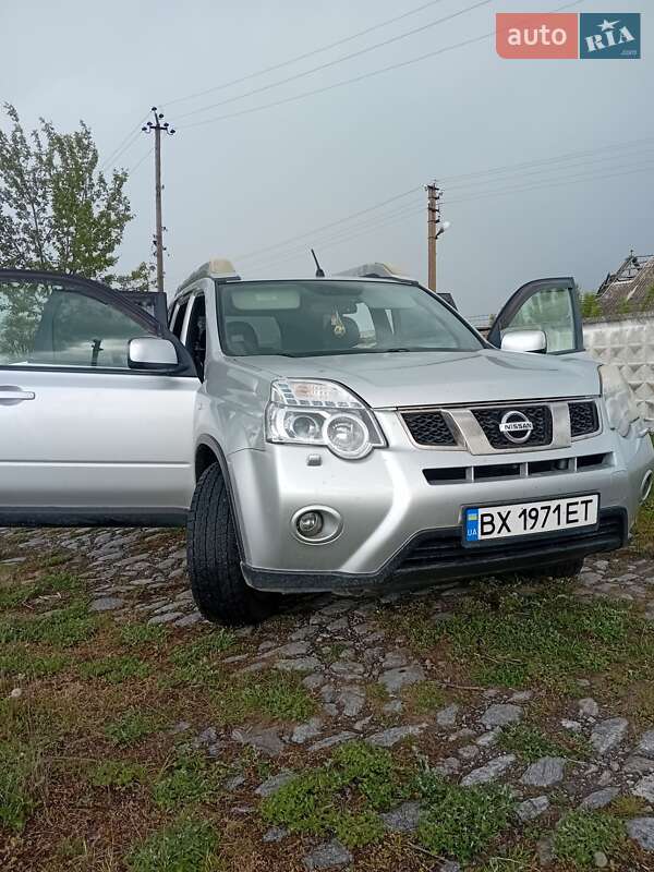 Внедорожник / Кроссовер Nissan X-Trail 2011 в Староконстантинове