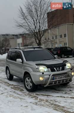 Позашляховик / Кросовер Nissan X-Trail 2005 в Новояворівську