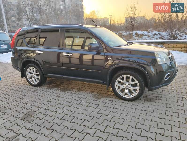 Внедорожник / Кроссовер Nissan X-Trail 2010 в Хмельницком