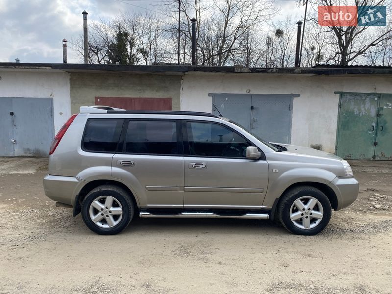Внедорожник / Кроссовер Nissan X-Trail 2004 в Стрые