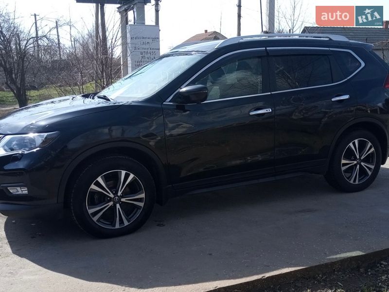 Внедорожник / Кроссовер Nissan X-Trail 2017 в Измаиле