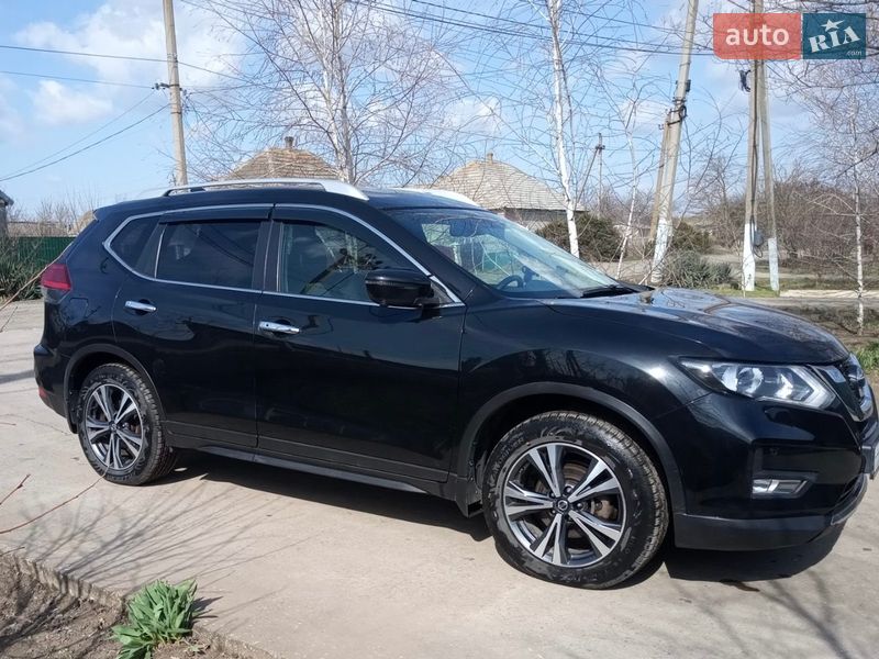 Внедорожник / Кроссовер Nissan X-Trail 2017 в Измаиле