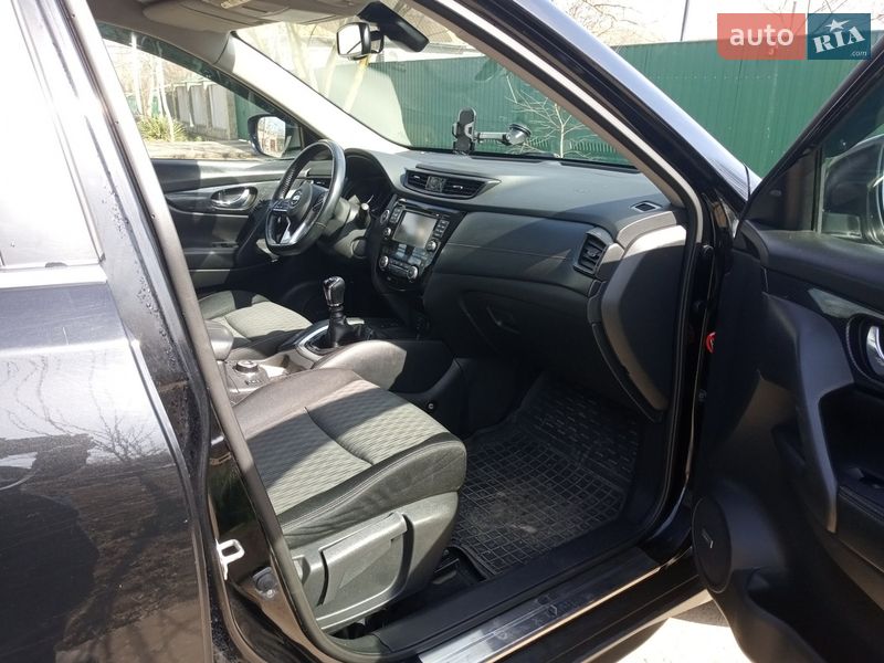 Внедорожник / Кроссовер Nissan X-Trail 2017 в Измаиле