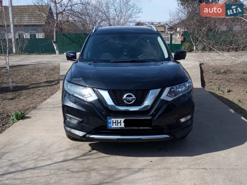 Внедорожник / Кроссовер Nissan X-Trail 2017 в Измаиле