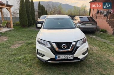 Внедорожник / Кроссовер Nissan X-Trail 2018 в Хусте