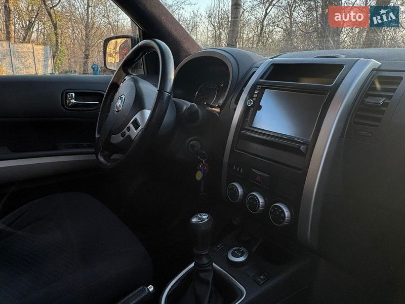 Внедорожник / Кроссовер Nissan X-Trail 2011 в Каменец-Подольском