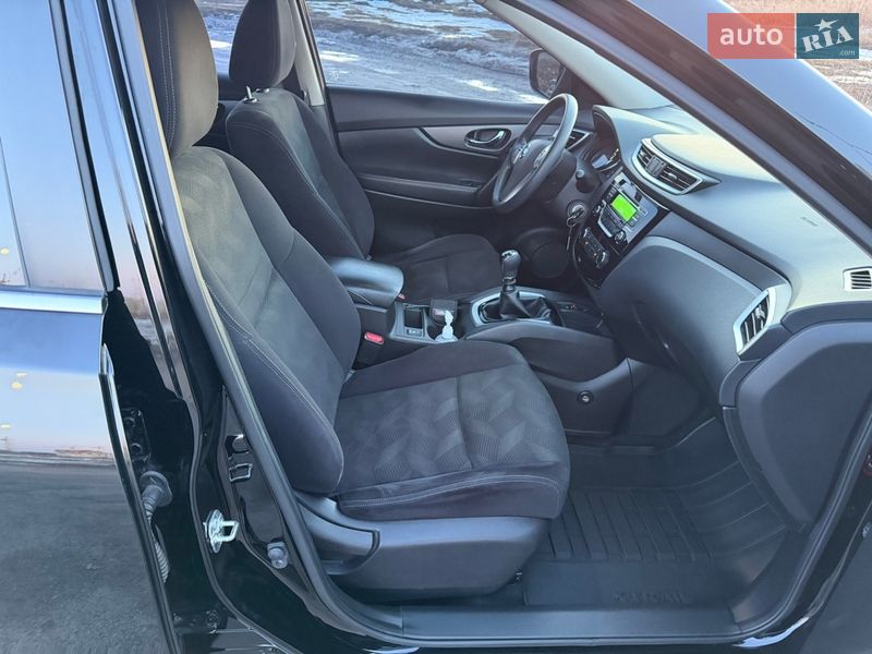 Внедорожник / Кроссовер Nissan X-Trail 2017 в Виннице