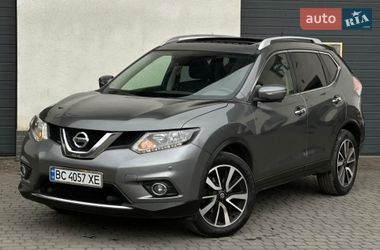Позашляховик / Кросовер Nissan X-Trail 2015 в Львові