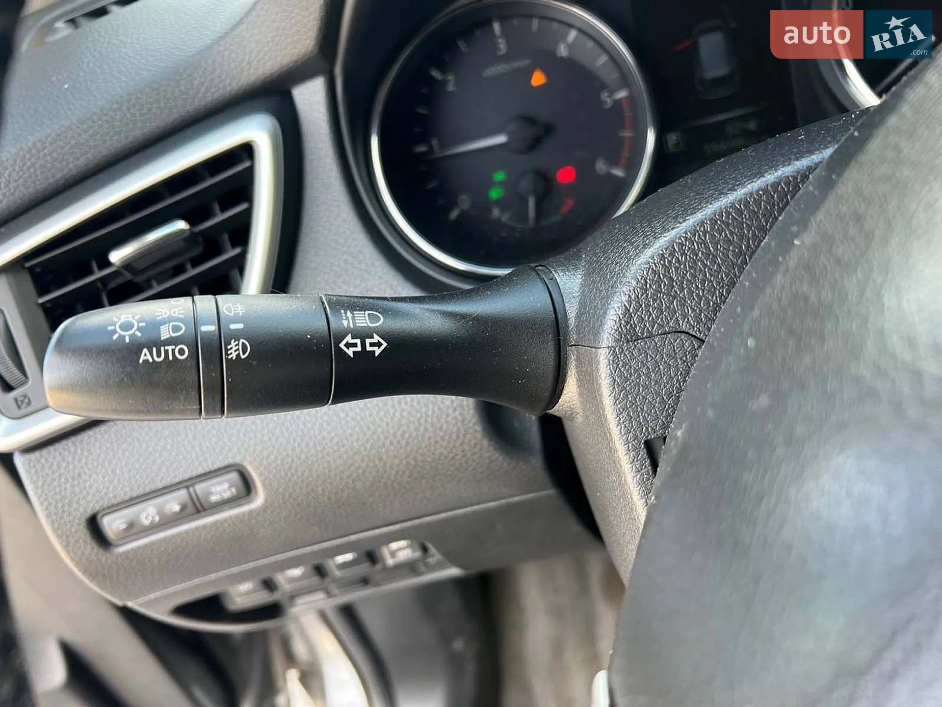 2015 Nissan X-Trail - мініатюра 32
