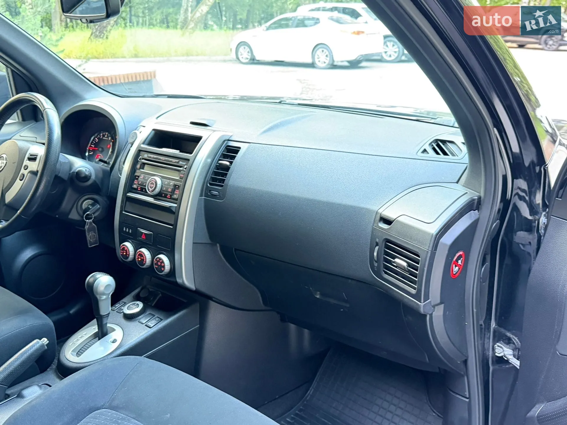 2011 Nissan X-Trail - мініатюра 41