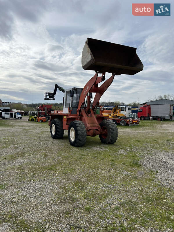Фронтальный погрузчик O&K L 1993 в Черновцах