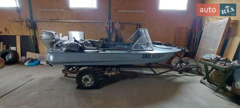 Лодка Обь 1 1972 в Запорожье
