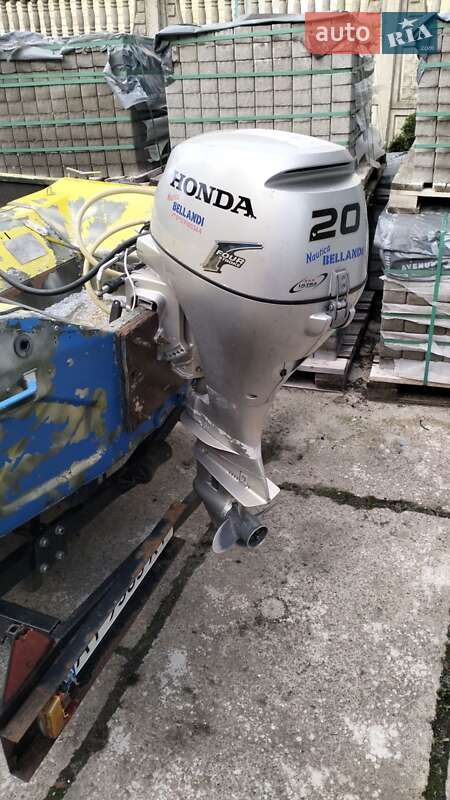 Човен Обь М 2020 в Києві