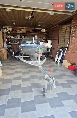 Човен Обь М 1977 в Чернівцях