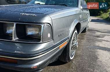 Седан Oldsmobile Cutlass Ciera 1985 в 