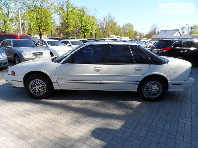 Седан Oldsmobile Cutlass 1993 в Днепре