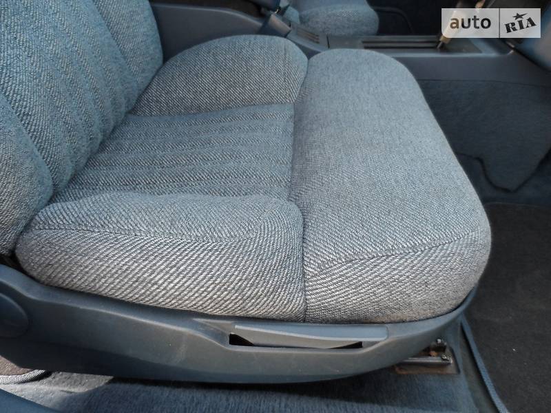 Седан Oldsmobile Cutlass 1993 в Днепре