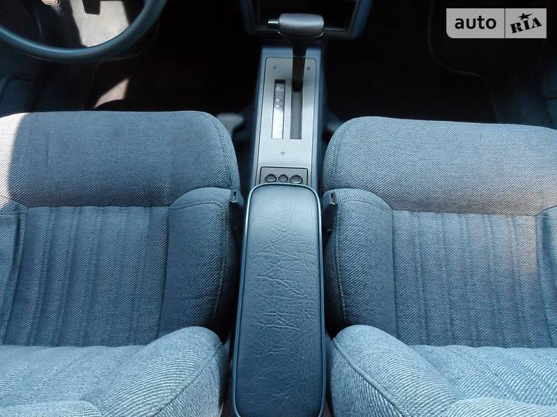 Седан Oldsmobile Cutlass 1993 в Днепре