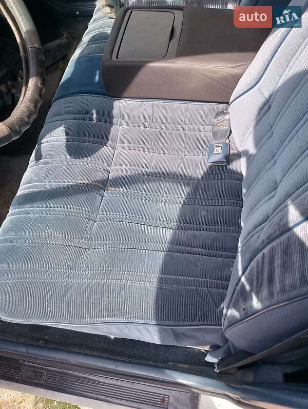 Седан Oldsmobile Cutlass 1988 в Киеве