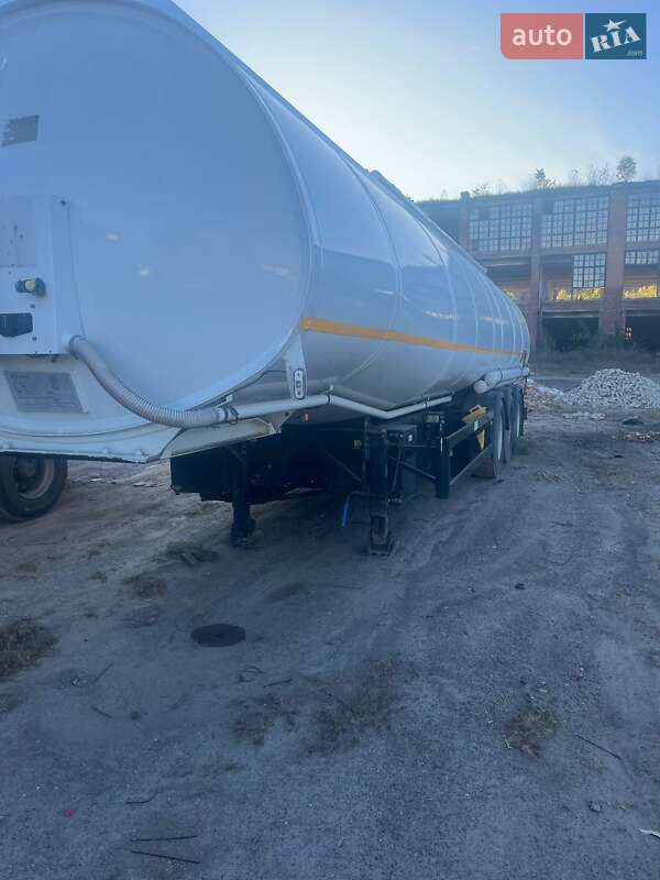 Цистерна напівпричіп OMT 3SCO1 2007 в Полтаві