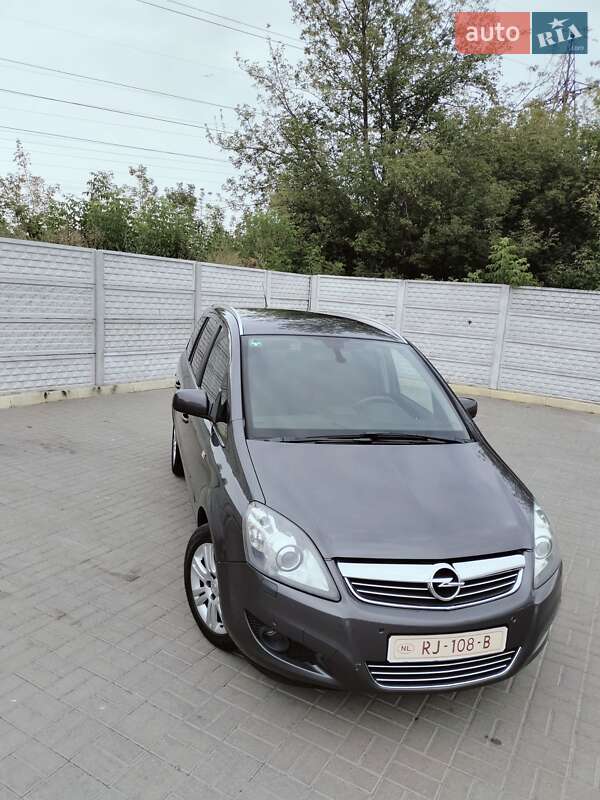 Минивэн Opel 1.8 Liter 2012 в Ровно