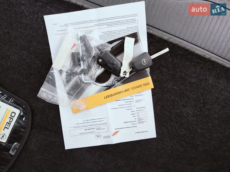 Минивэн Opel 1.8 Liter 2012 в Ровно документ