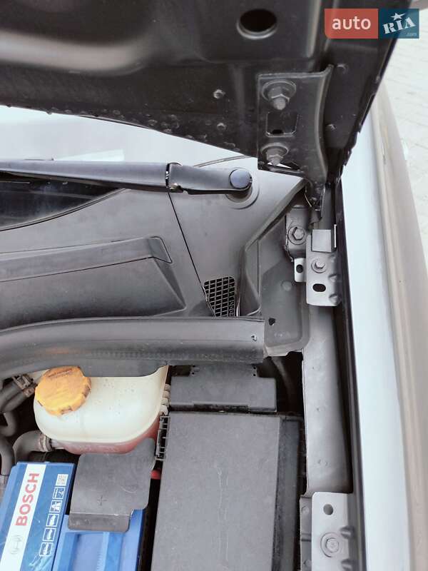 Минивэн Opel 1.8 Liter 2012 в Ровно