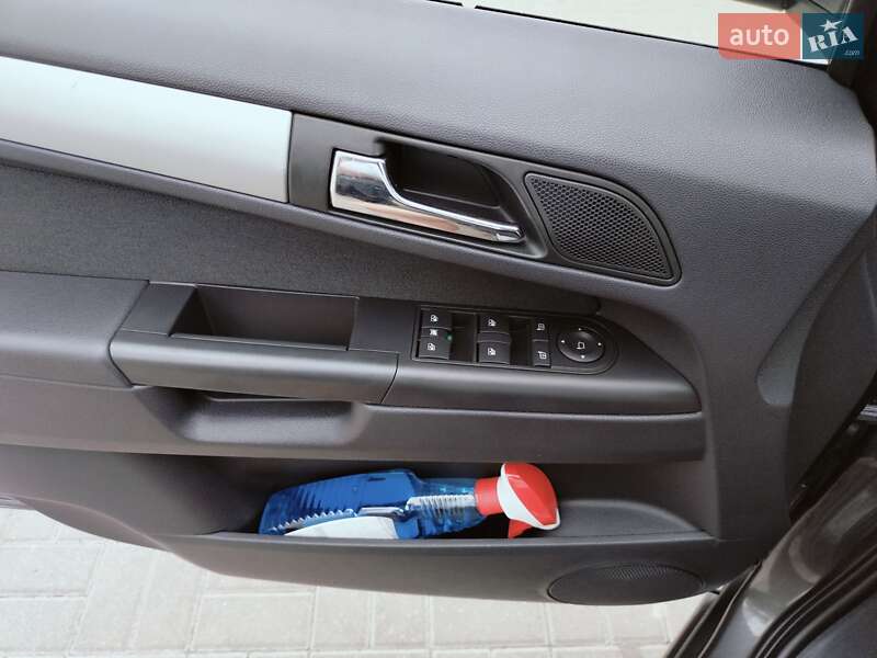 Минивэн Opel 1.8 Liter 2012 в Ровно
