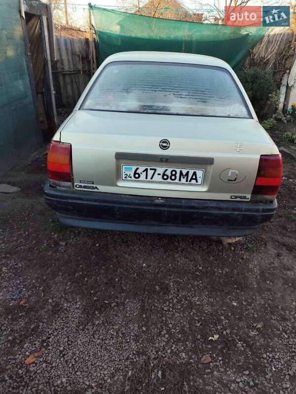 Седан Opel 1.8 Liter 1987 в Золотоноші фото 11 Седан Opel 1.8 Liter 1987 в Золотоноші