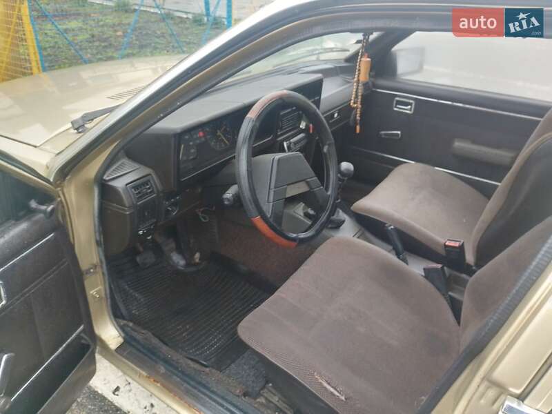 Седан Opel 1.8 Liter 1982 в Киеве фото 3 Седан Opel 1.8 Liter 1982 в Киеве