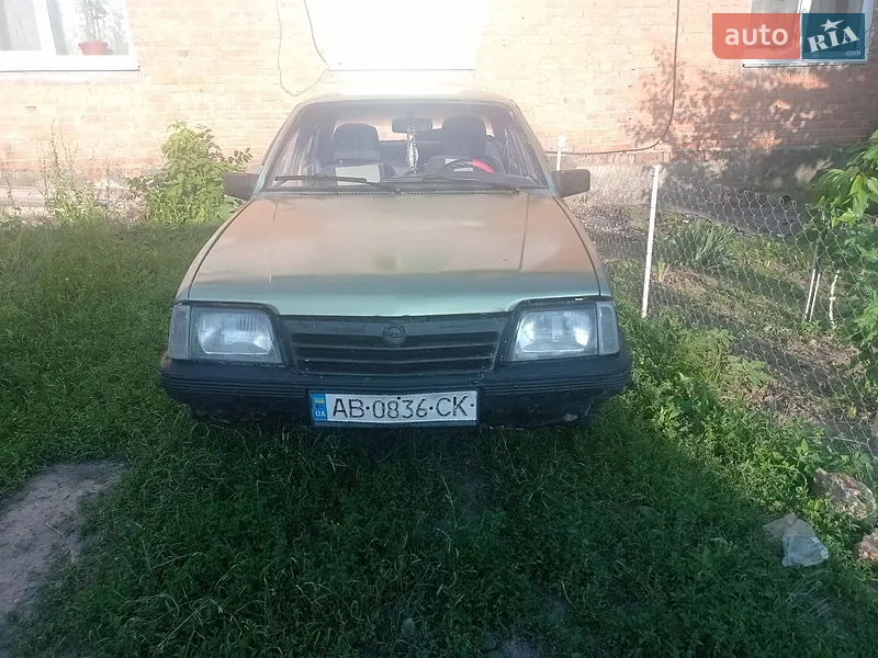 Opel 1.8 Liter 1987 VIN W0L000016H1170512 фото оголошення 18 з 44