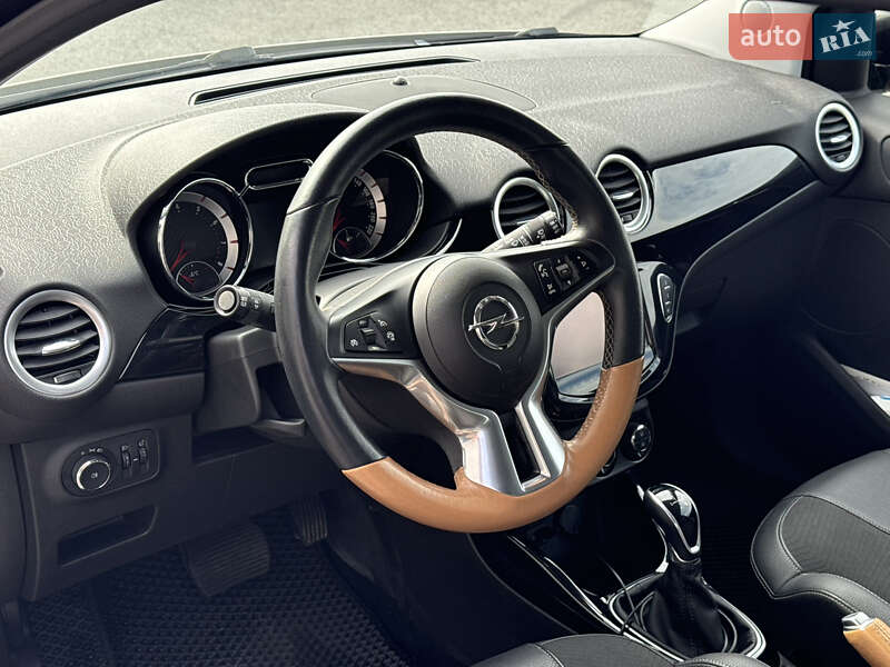 Хетчбек Opel Adam 2015 в Львові