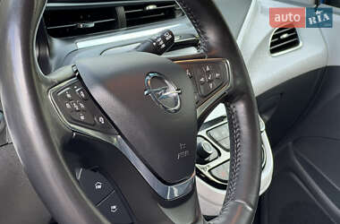 Хэтчбек Opel Ampera-e 2019 в 