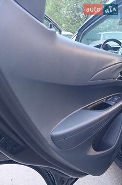 Хэтчбек Opel Ampera-e 2019 в 
