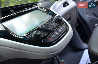 Хэтчбек Opel Ampera-e 2020 в 