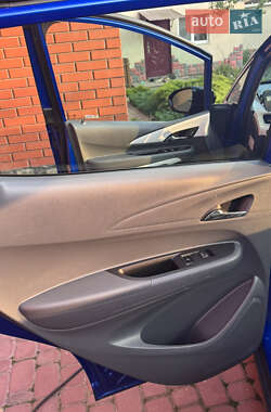 Хэтчбек Opel Ampera-e 2019 в 