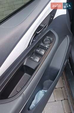 Хэтчбек Opel Ampera-e 2019 в 