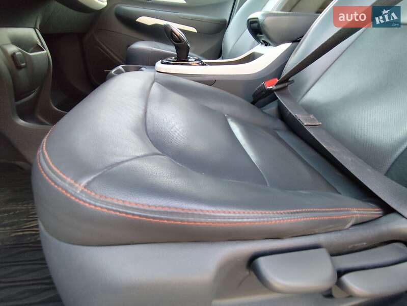 Хетчбек Opel Ampera-e 2017 в Києві