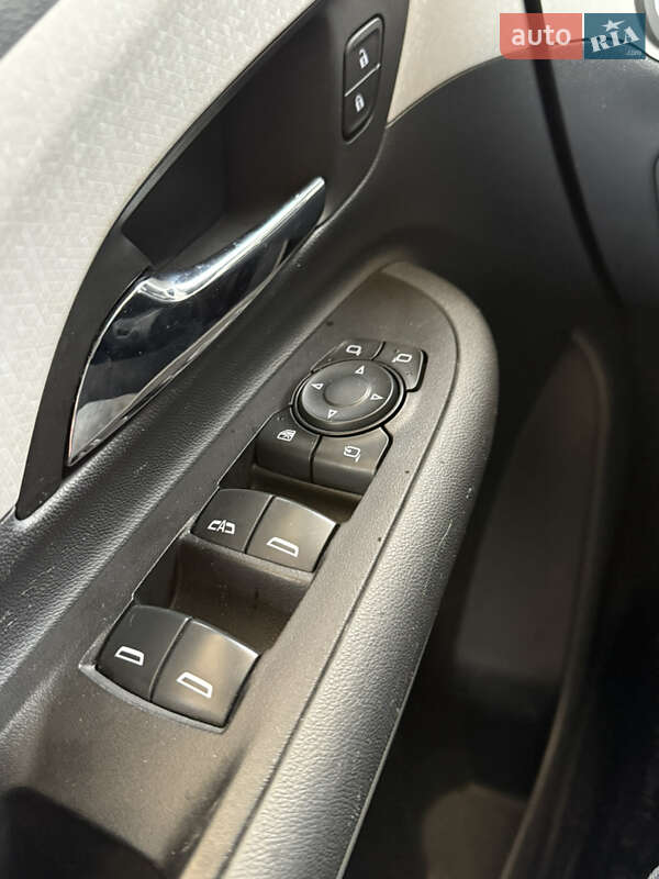 Хэтчбек Opel Ampera-e 2017 в Львове