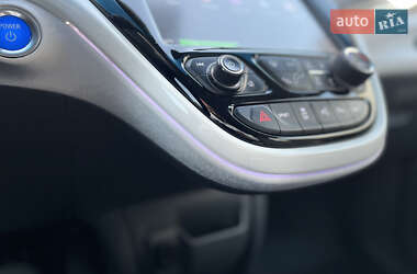 Хэтчбек Opel Ampera-e 2017 в 