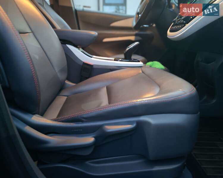 Хэтчбек Opel Ampera-e 2017 в Ровно