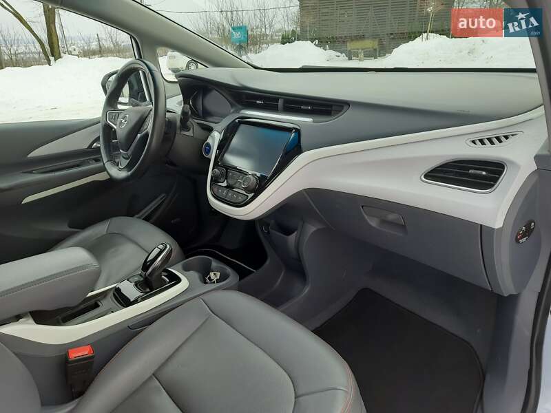 Хэтчбек Opel Ampera-e 2017 в Золочеве фото 35 Хэтчбек Opel Ampera-e 2017 в Золочеве