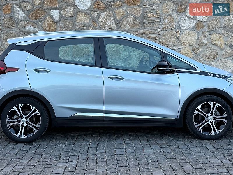 Хэтчбек Opel Ampera-e 2017 в Ровно