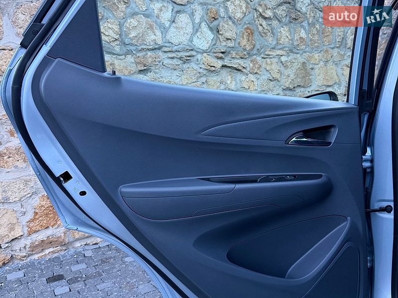 Хэтчбек Opel Ampera-e 2017 в Ровно