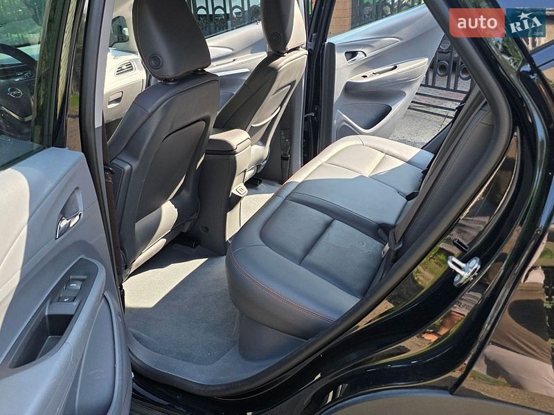 Хэтчбек Opel Ampera-e 2017 в Калуше
