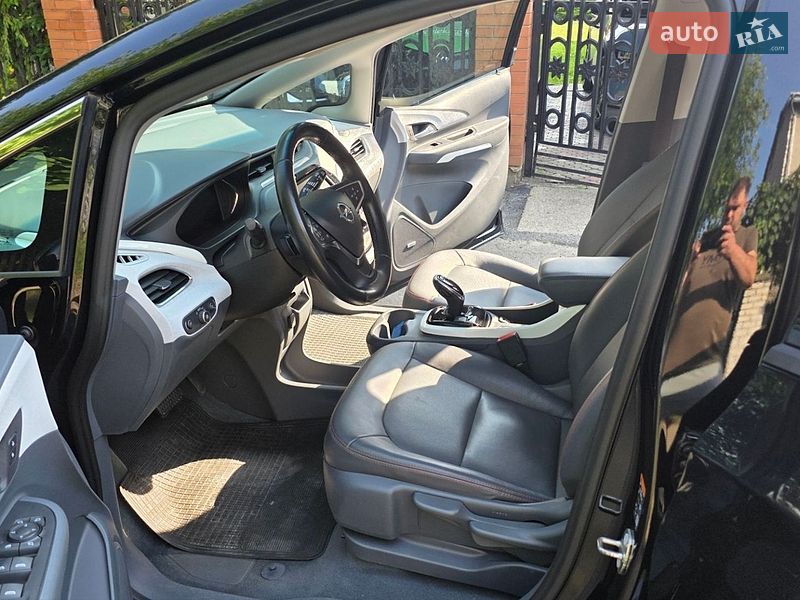 Хэтчбек Opel Ampera-e 2017 в Калуше