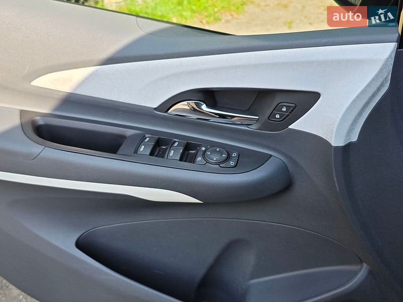 Хэтчбек Opel Ampera-e 2017 в Калуше